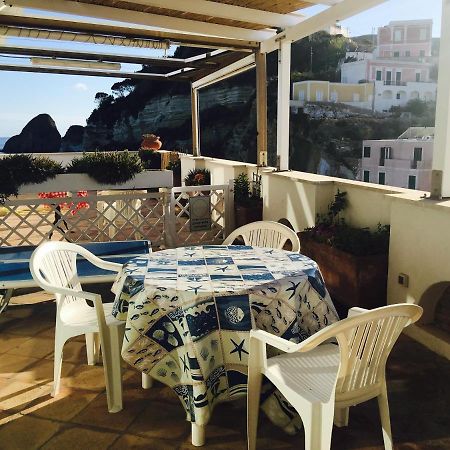 Agenzia Isotur Nontiscordardime Ponza Exterior foto